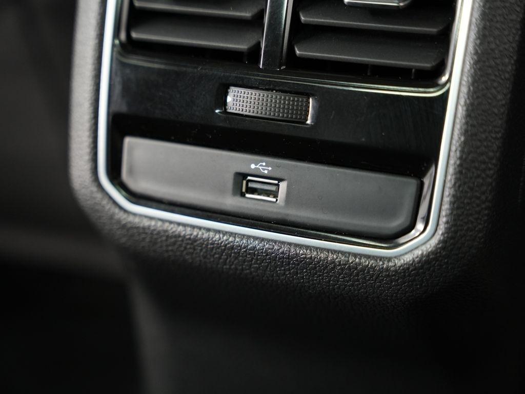 Volkswagen Passat 4dr Sdn 1.8T Auto SE PZEV 2016