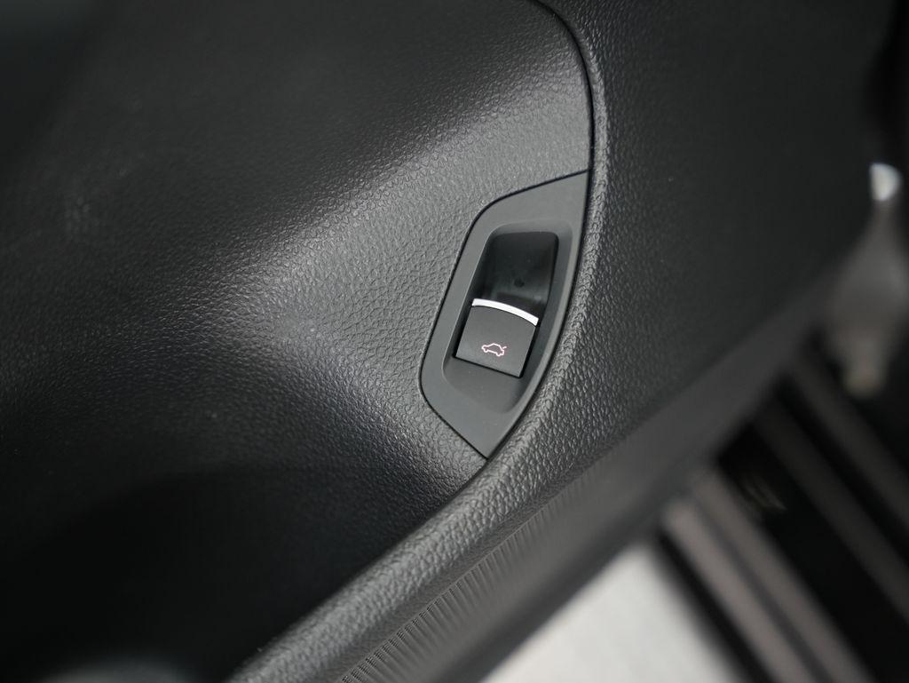 Volkswagen Passat 4dr Sdn 1.8T Auto SE PZEV 2016