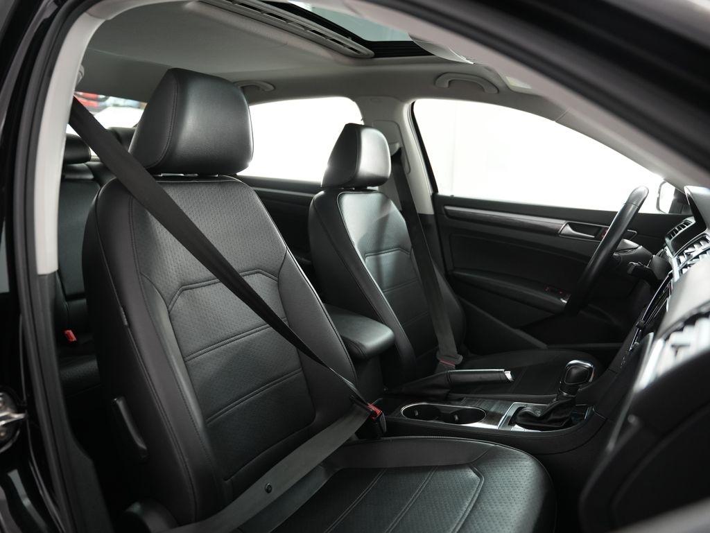 Volkswagen Passat 4dr Sdn 1.8T Auto SE PZEV 2016