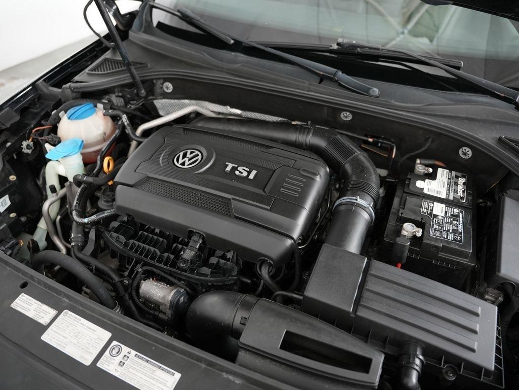 Volkswagen Passat 4dr Sdn 1.8T Auto SE PZEV 2016