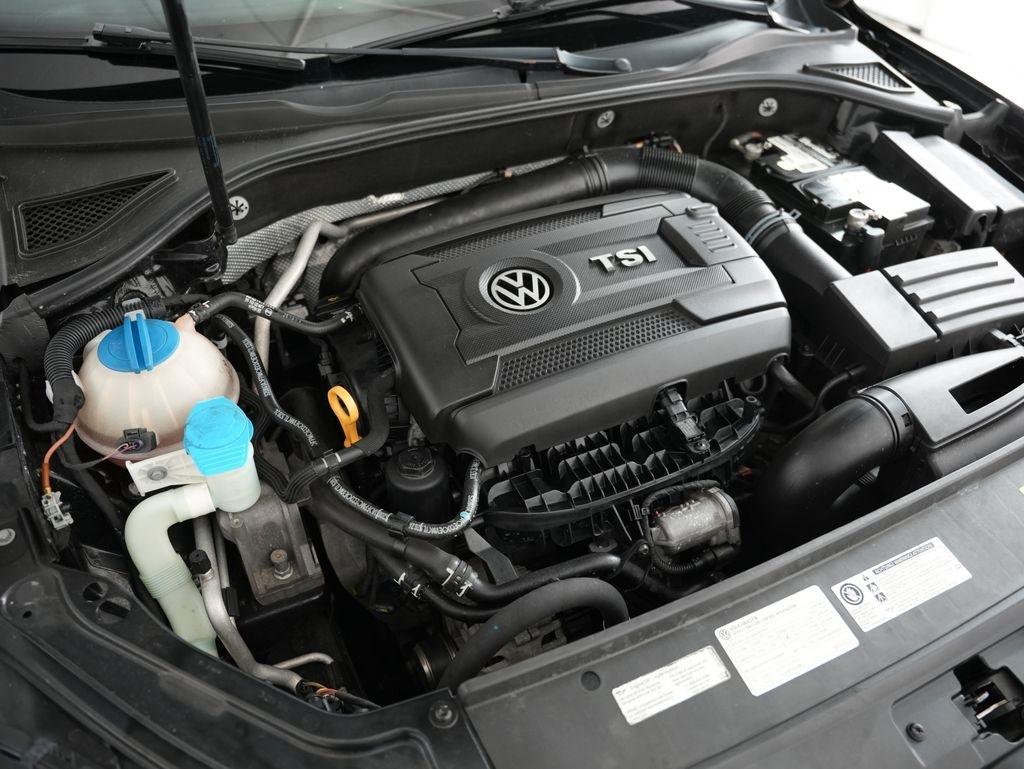 Volkswagen Passat 4dr Sdn 1.8T Auto SE PZEV 2016