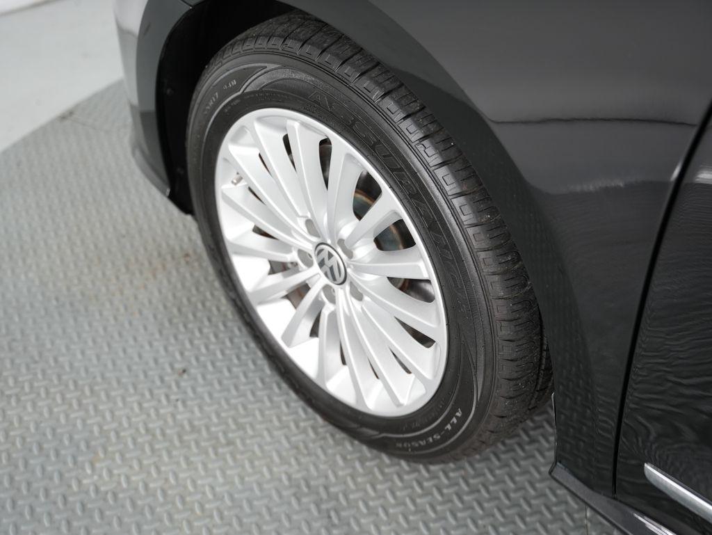 Volkswagen Passat 4dr Sdn 1.8T Auto SE PZEV 2016