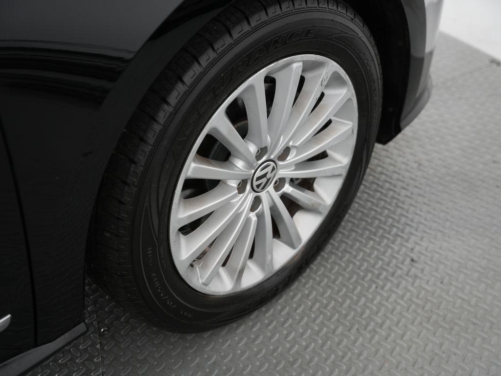 Volkswagen Passat 4dr Sdn 1.8T Auto SE PZEV 2016