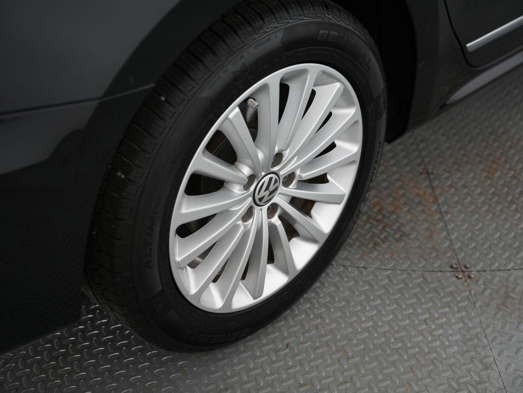 Volkswagen Passat 4dr Sdn 1.8T Auto SE PZEV 2016