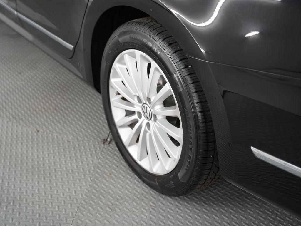 Volkswagen Passat 4dr Sdn 1.8T Auto SE PZEV 2016