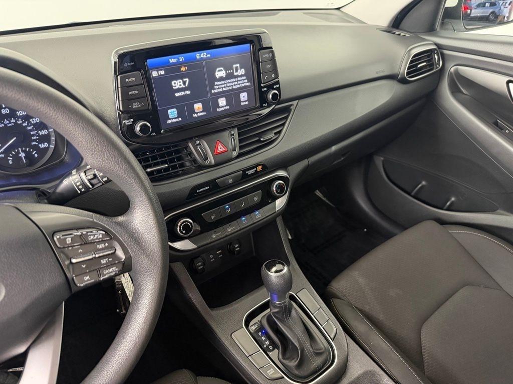 Hyundai Elantra GT Auto 2020