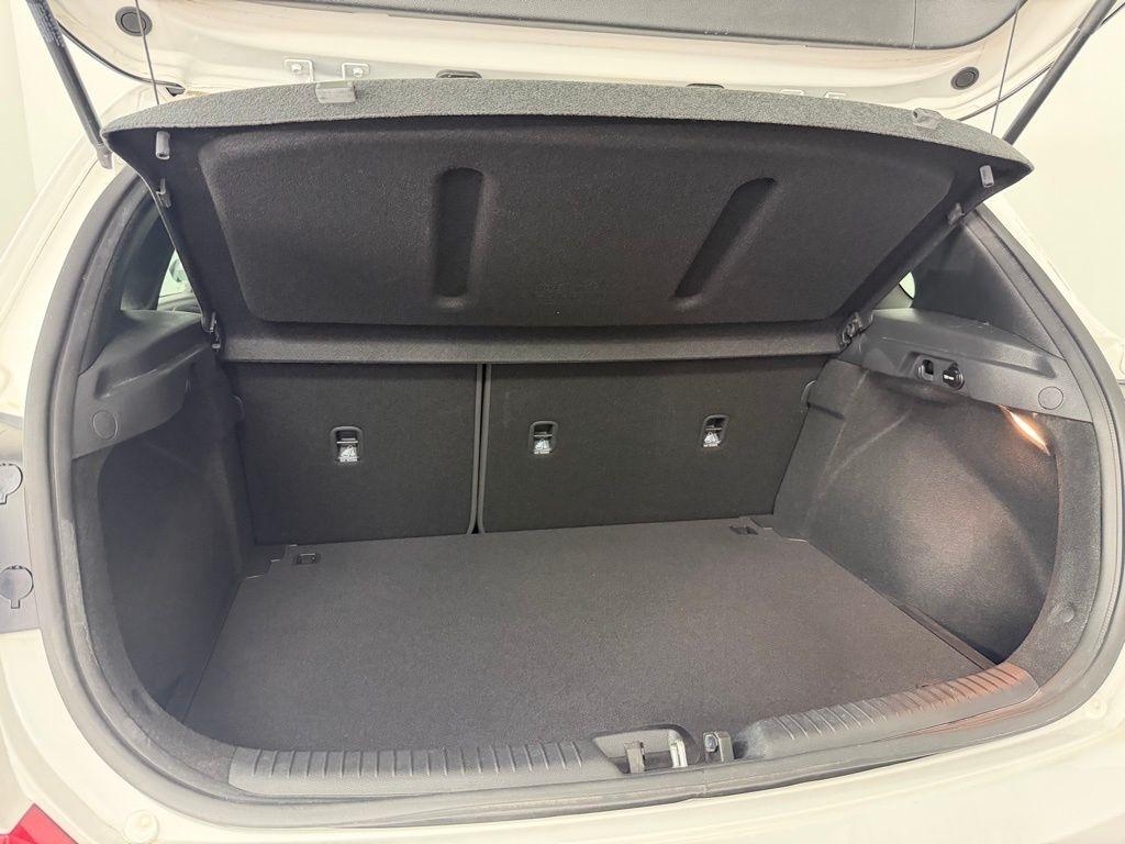 Hyundai Elantra GT Auto 2020