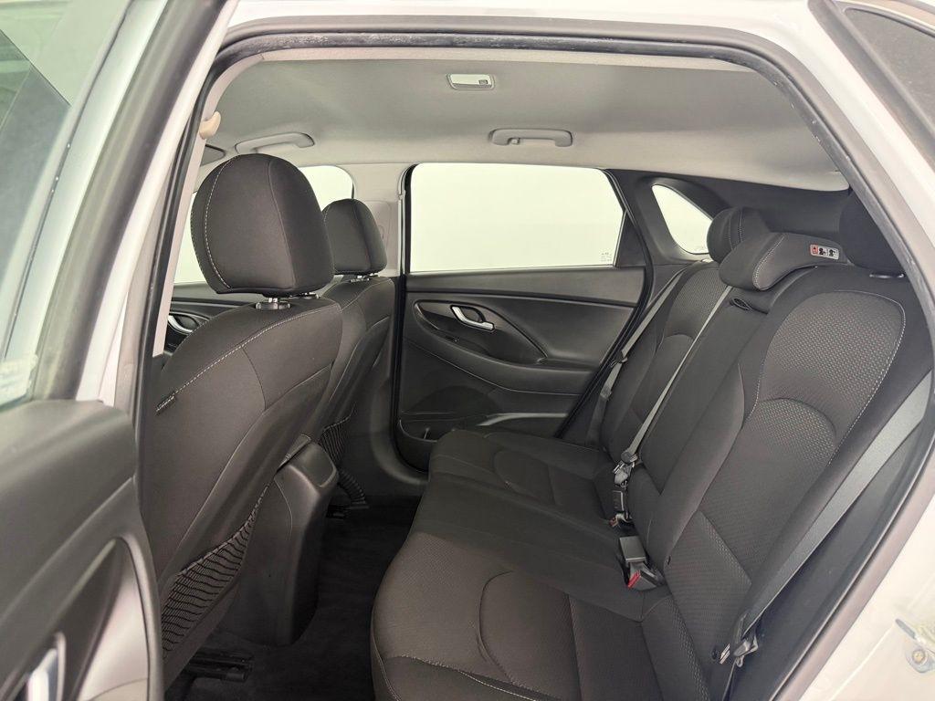 Hyundai Elantra GT Auto 2020