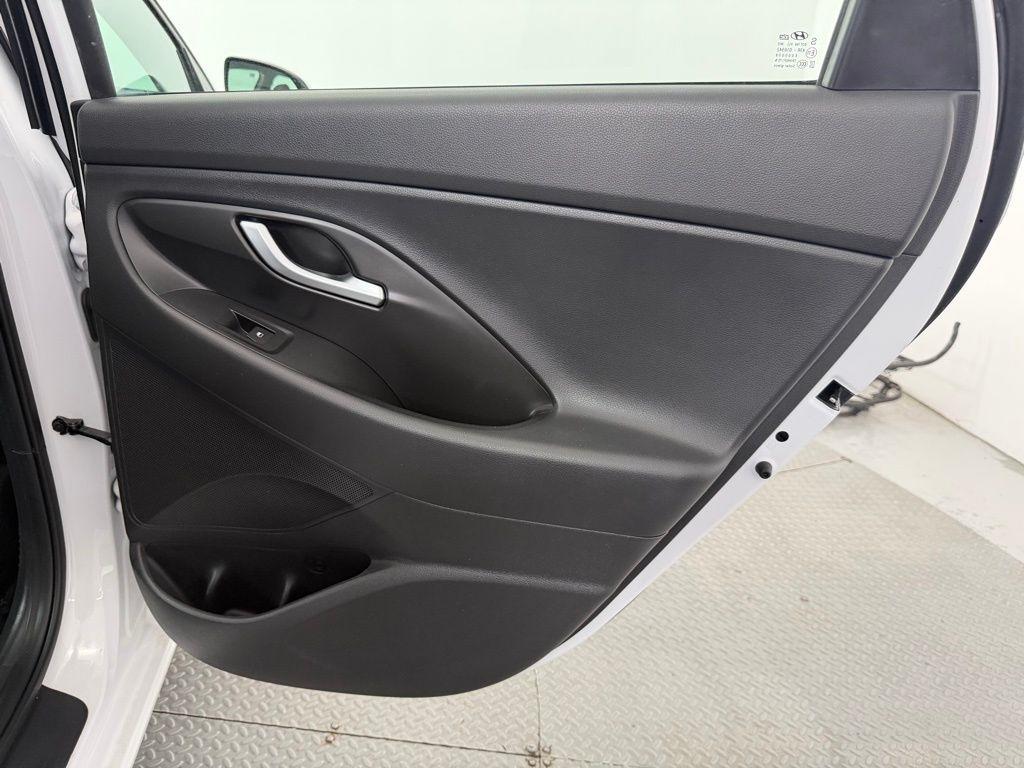 Hyundai Elantra GT Auto 2020