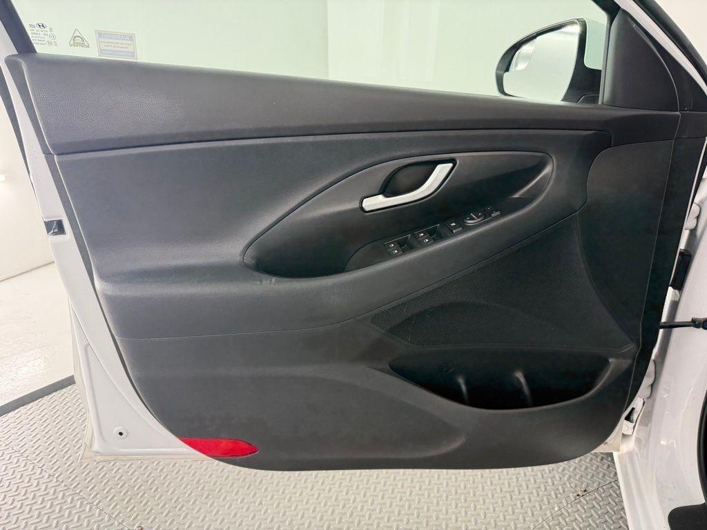 Hyundai Elantra GT Auto 2020