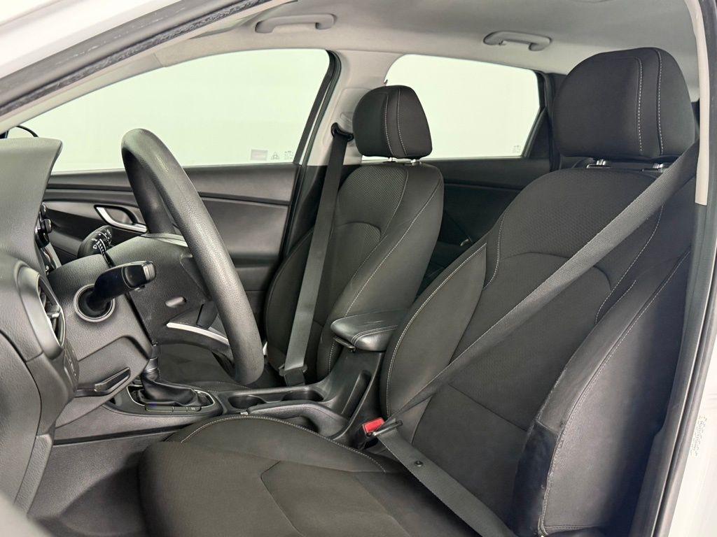 Hyundai Elantra GT Auto 2020