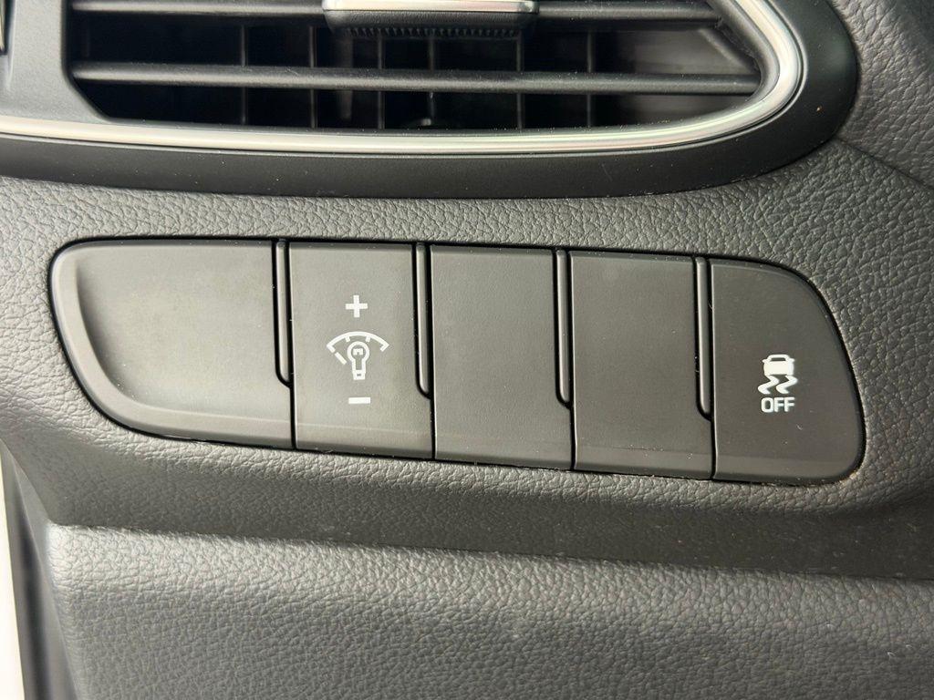 Hyundai Elantra GT Auto 2020