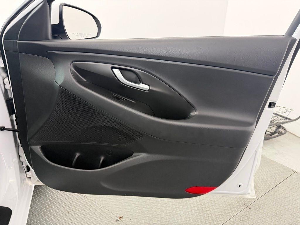 Hyundai Elantra GT Auto 2020