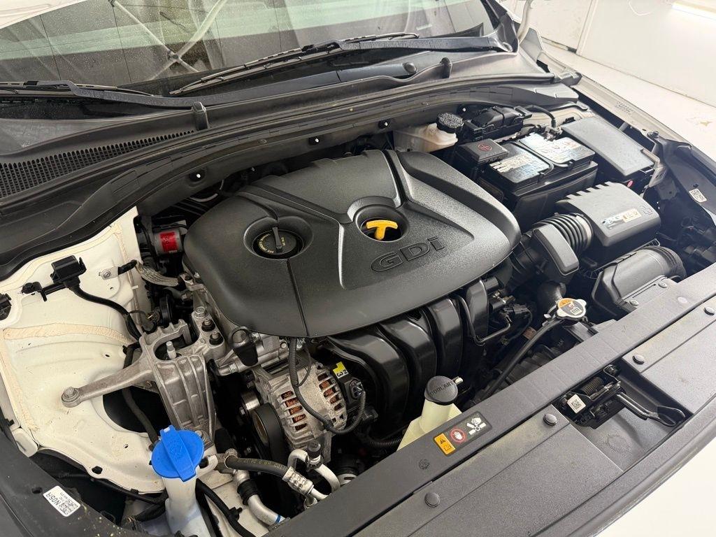 Hyundai Elantra GT Auto 2020