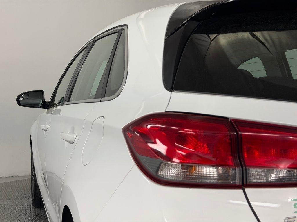 Hyundai Elantra GT Auto 2020