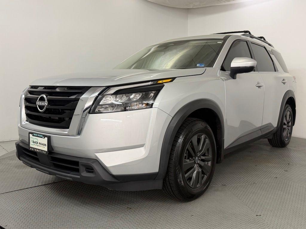 Nissan Pathfinder SV 2WD 2023