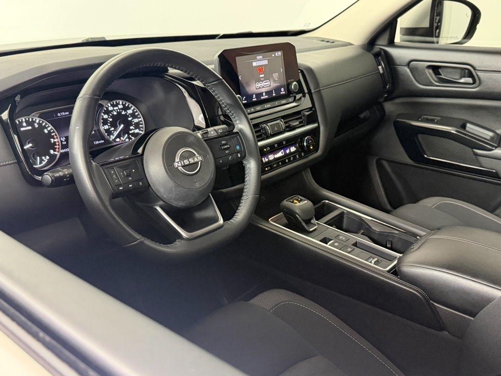 Nissan Pathfinder SV 2WD 2023