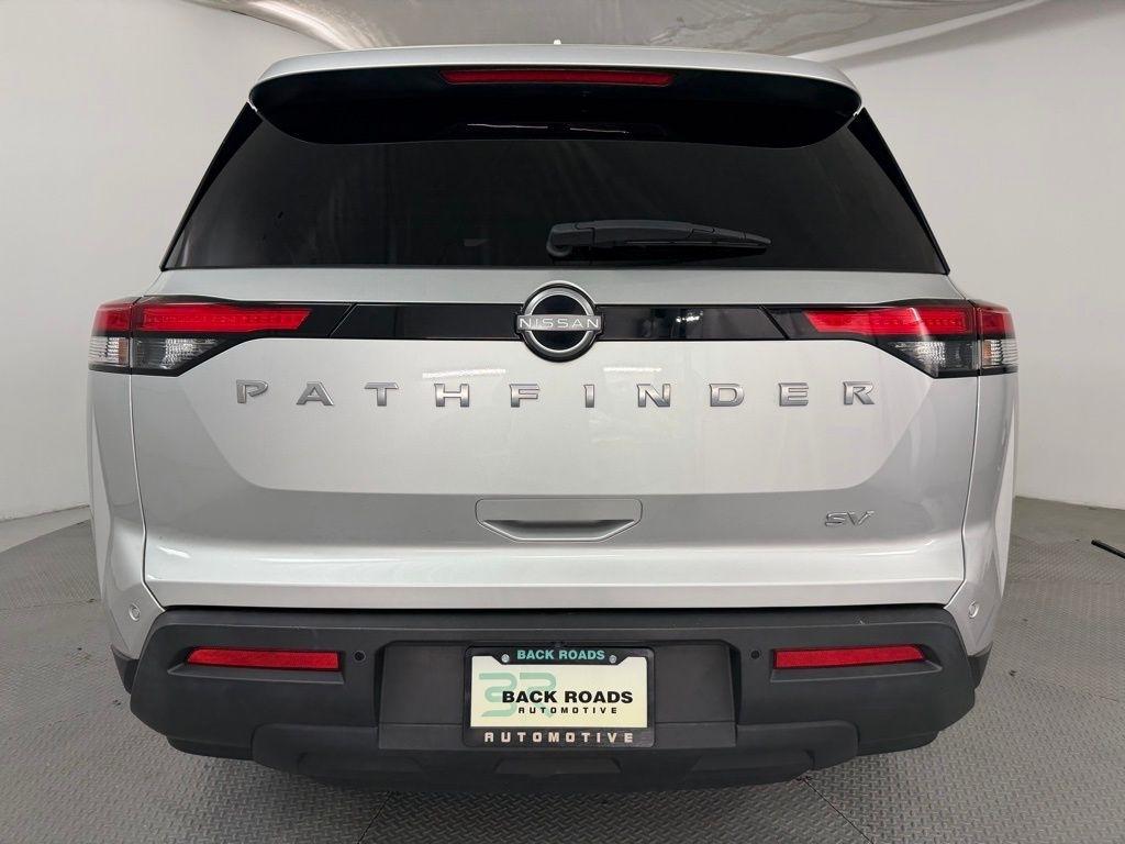 Nissan Pathfinder SV 2WD 2023