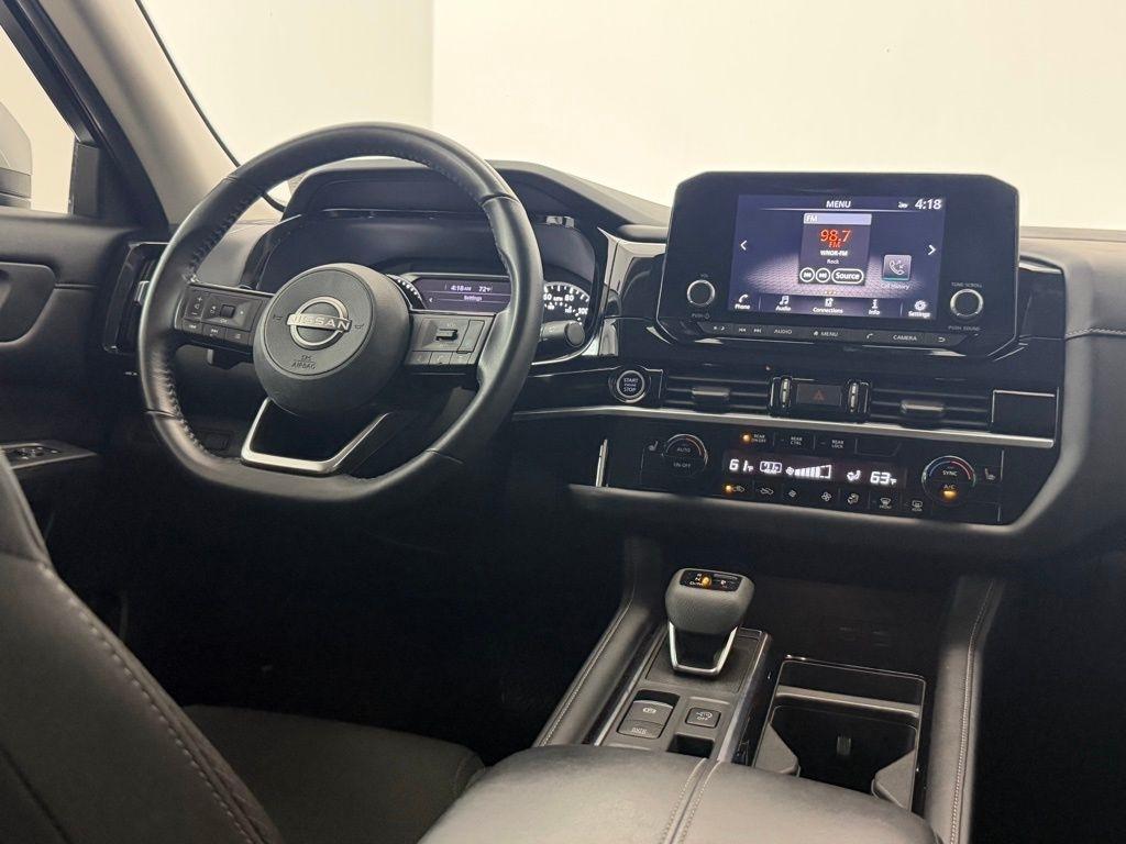 Nissan Pathfinder SV 2WD 2023