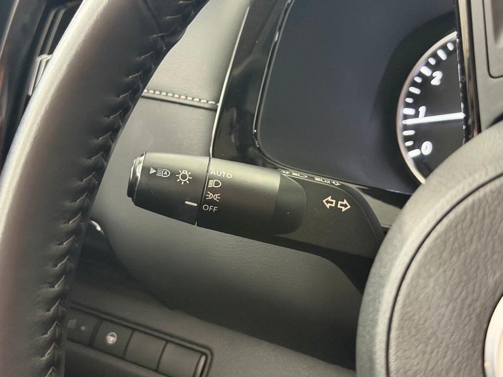 Nissan Pathfinder SV 2WD 2023