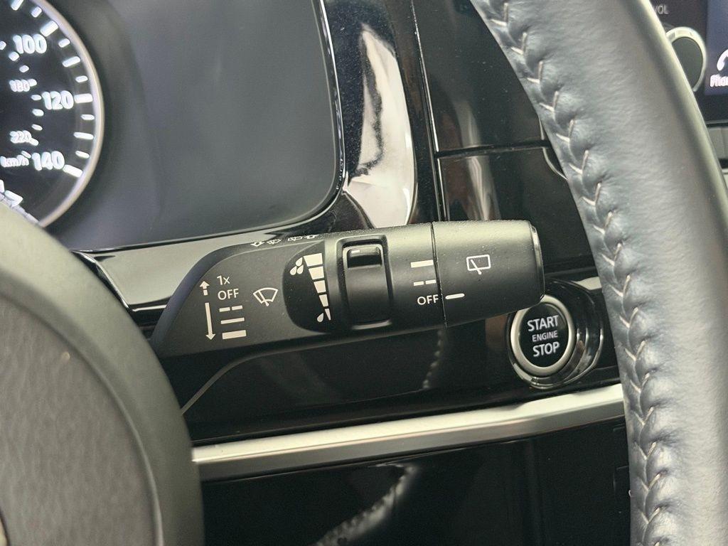 Nissan Pathfinder SV 2WD 2023