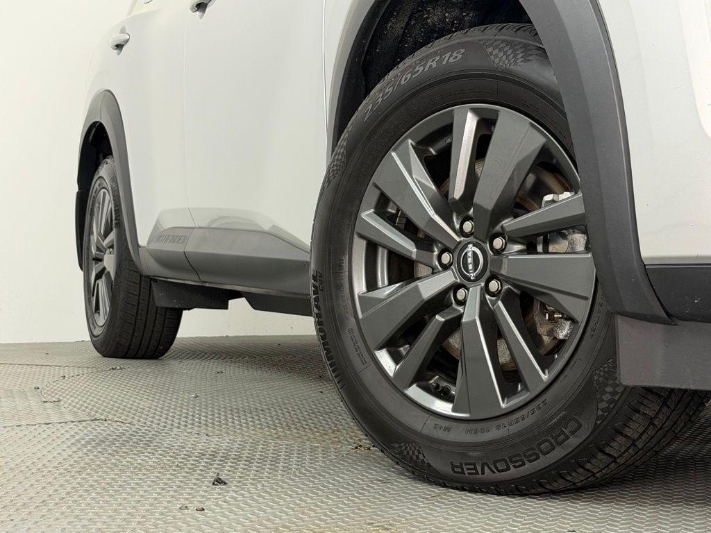 Nissan Pathfinder SV 2WD 2023