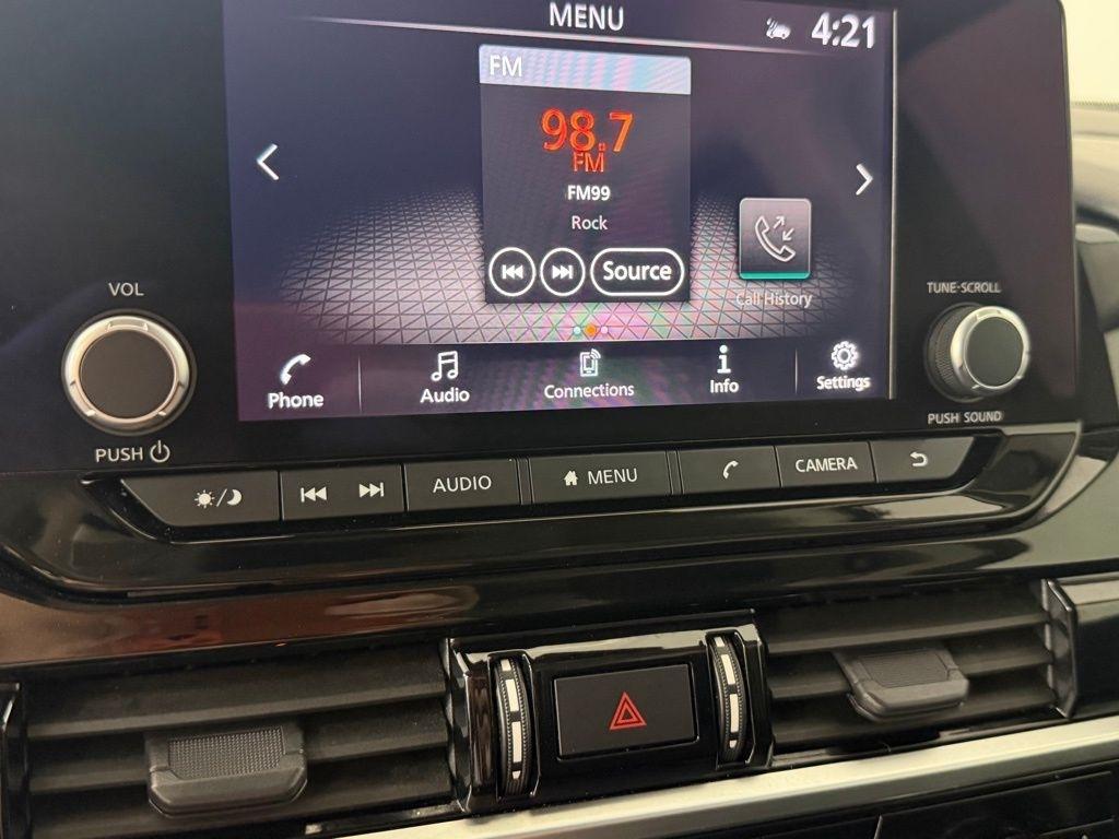 Nissan Pathfinder SV 2WD 2023