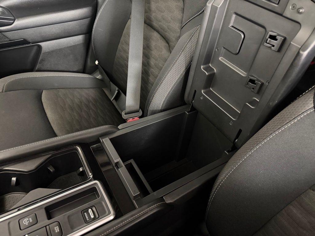 Nissan Pathfinder SV 2WD 2023