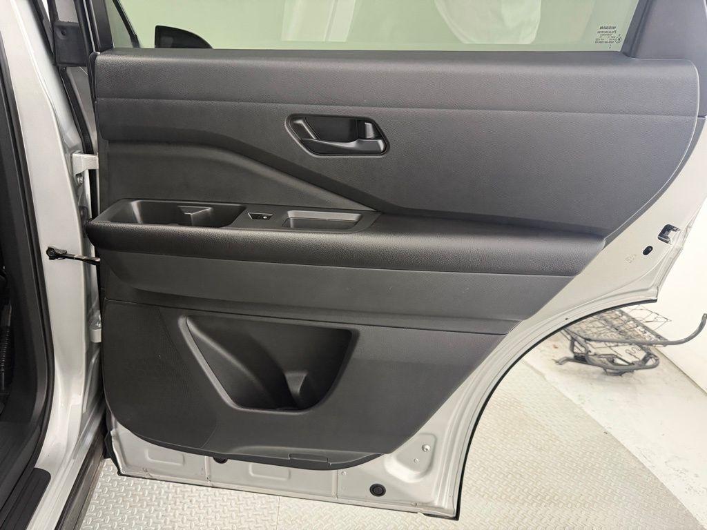 Nissan Pathfinder SV 2WD 2023