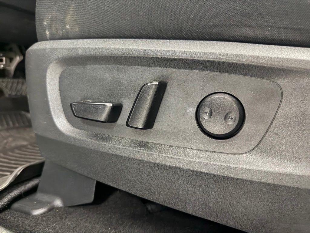 Nissan Pathfinder SV 2WD 2023