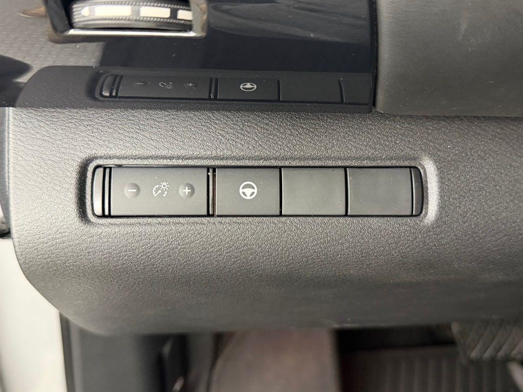 Nissan Pathfinder SV 2WD 2023