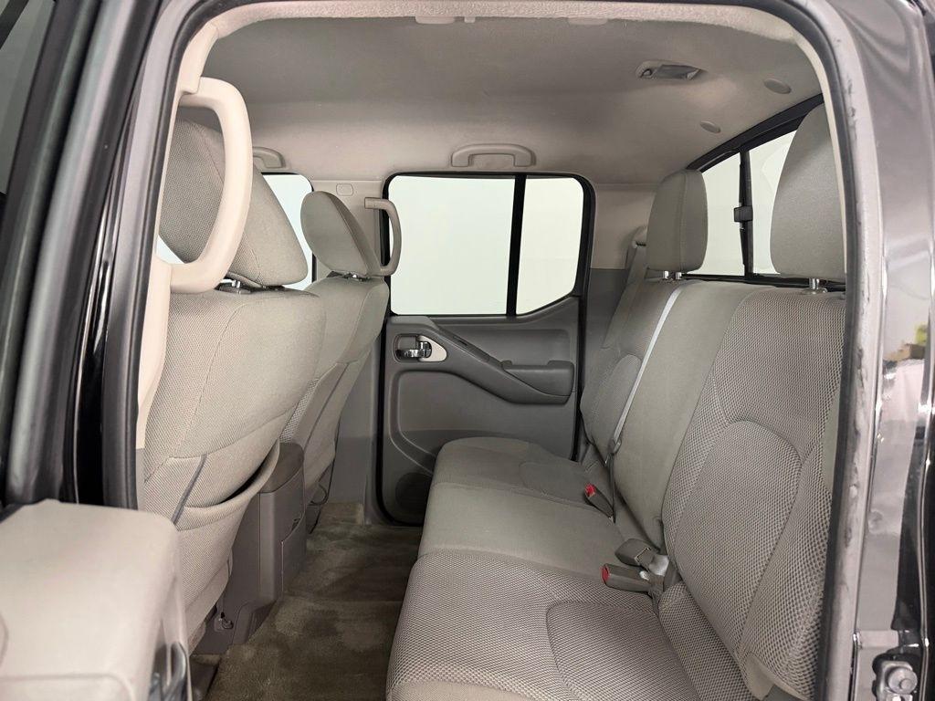 Nissan Frontier Crew Cab 4x2 SV V6 Auto 2018