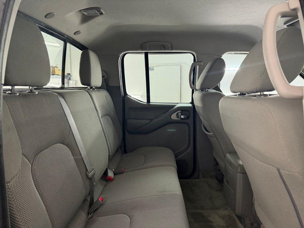 Nissan Frontier Crew Cab 4x2 SV V6 Auto 2018