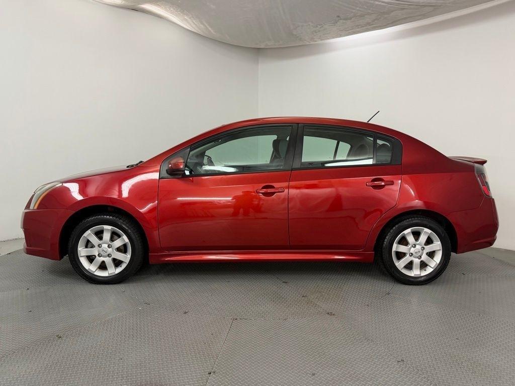 Nissan Sentra 4dr Sdn I4 CVT 2.0 SR 2011