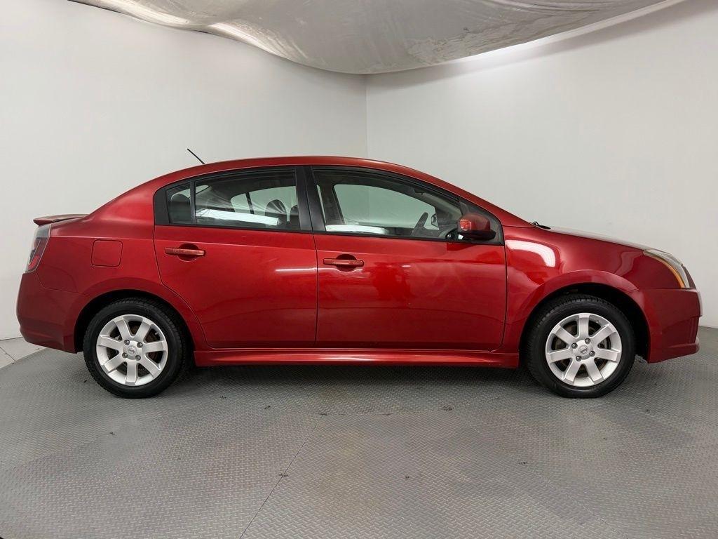 Nissan Sentra 4dr Sdn I4 CVT 2.0 SR 2011