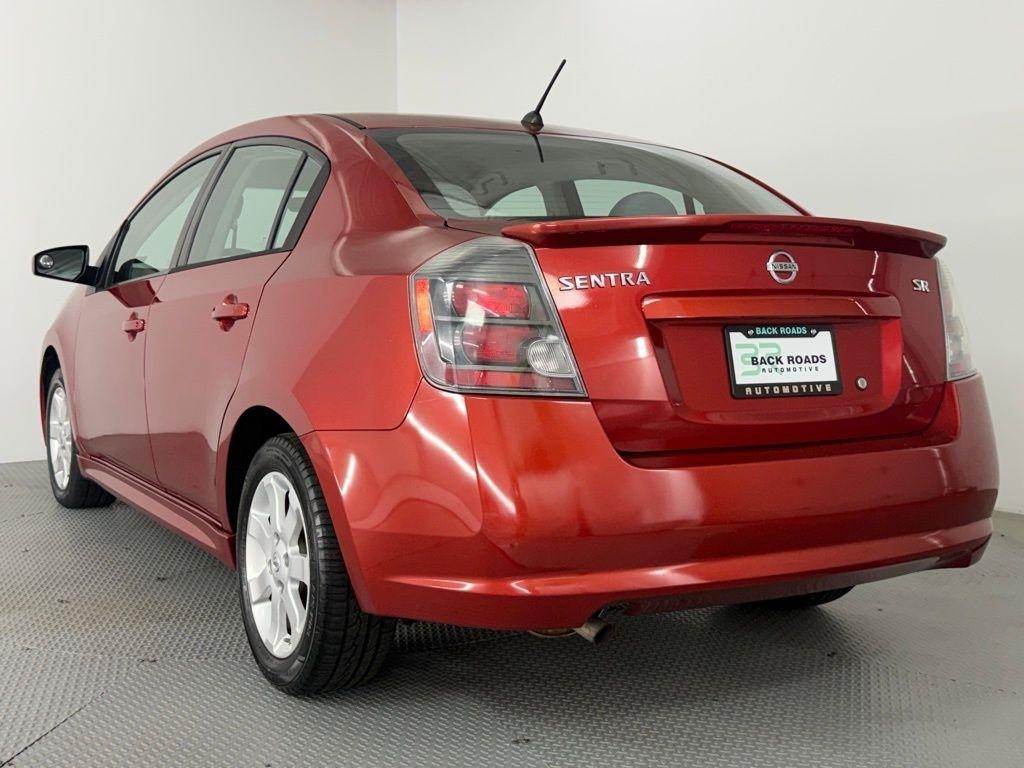 Nissan Sentra 4dr Sdn I4 CVT 2.0 SR 2011