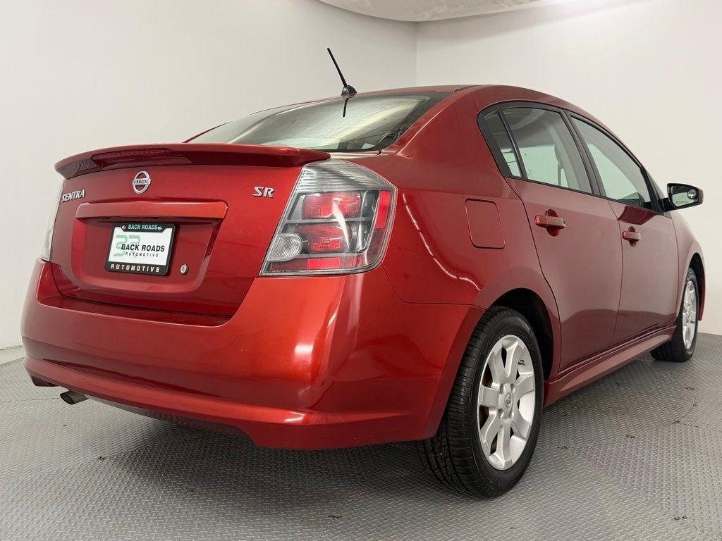 Nissan Sentra 4dr Sdn I4 CVT 2.0 SR 2011