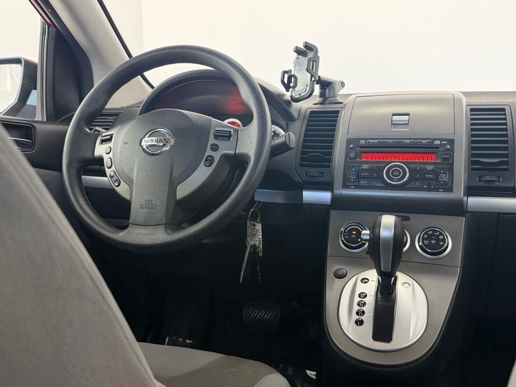 Nissan Sentra 4dr Sdn I4 CVT 2.0 SR 2011