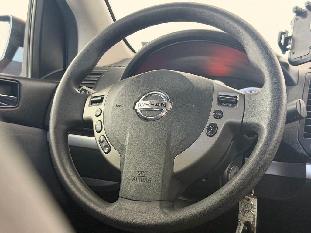 Nissan Sentra 4dr Sdn I4 CVT 2.0 SR 2011