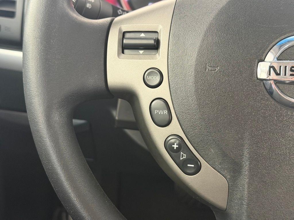 Nissan Sentra 4dr Sdn I4 CVT 2.0 SR 2011