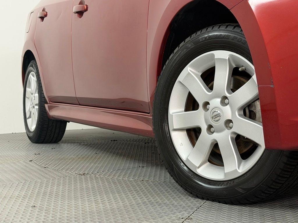 Nissan Sentra 4dr Sdn I4 CVT 2.0 SR 2011