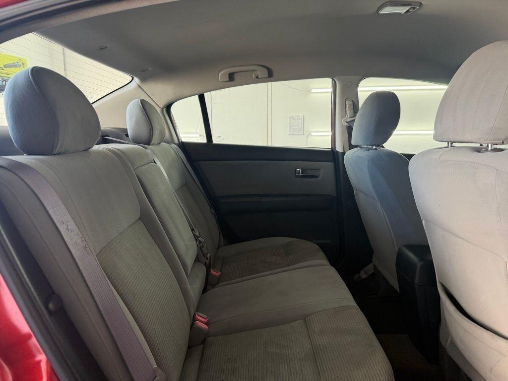 Nissan Sentra 4dr Sdn I4 CVT 2.0 SR 2011