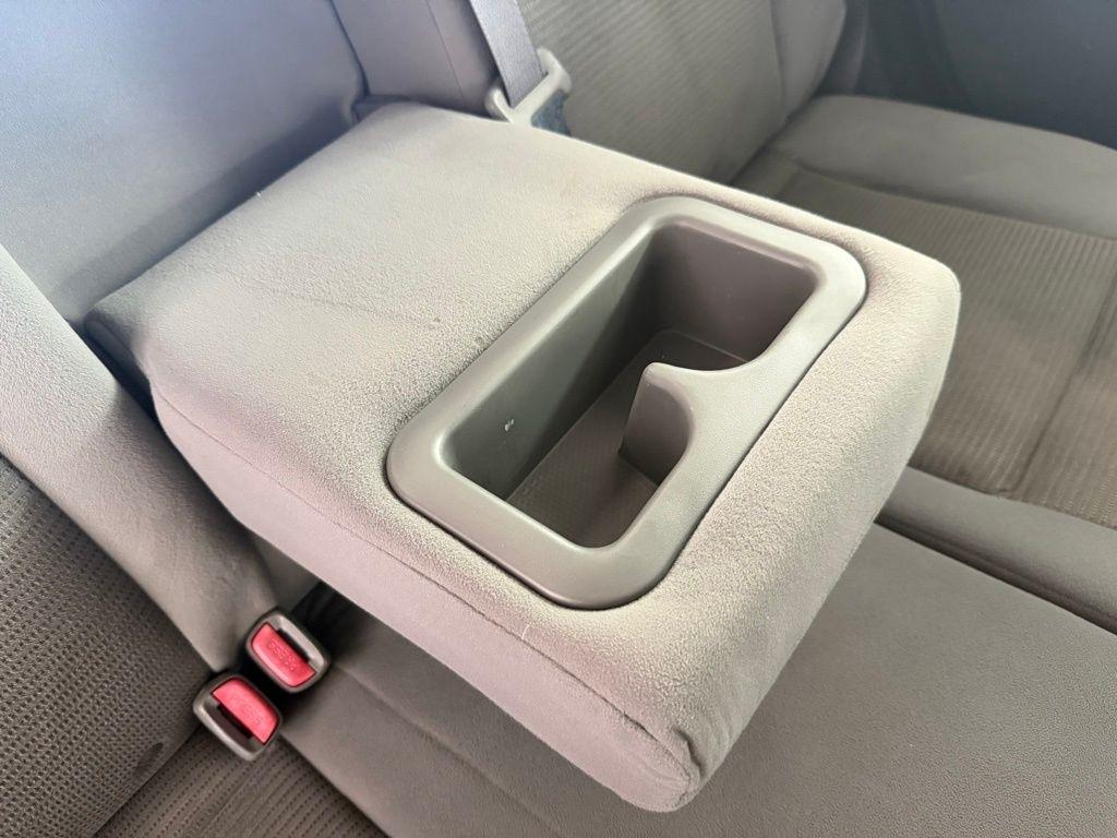 Nissan Sentra 4dr Sdn I4 CVT 2.0 SR 2011