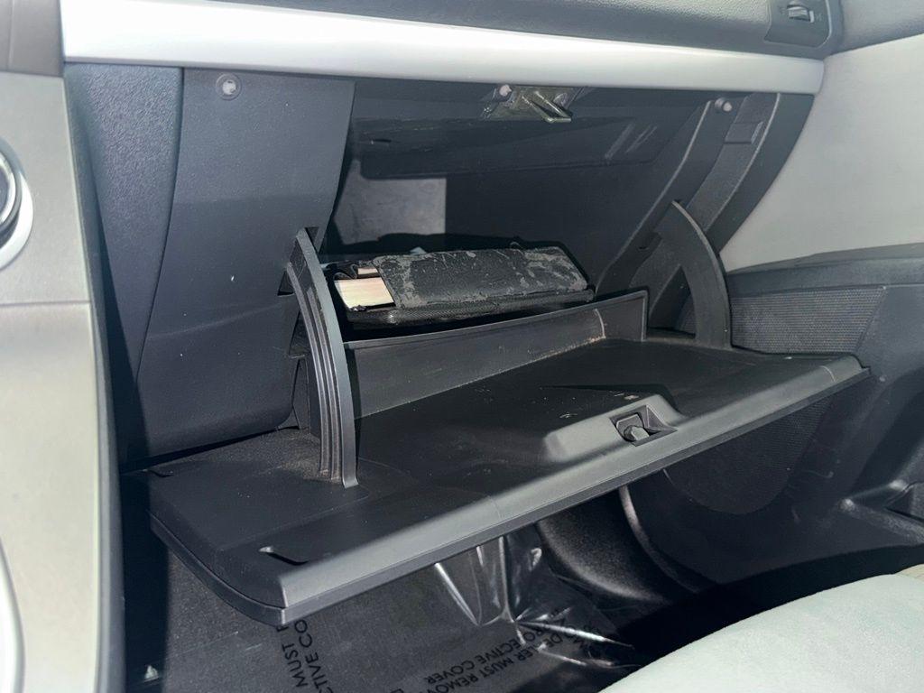 Nissan Sentra 4dr Sdn I4 CVT 2.0 SR 2011