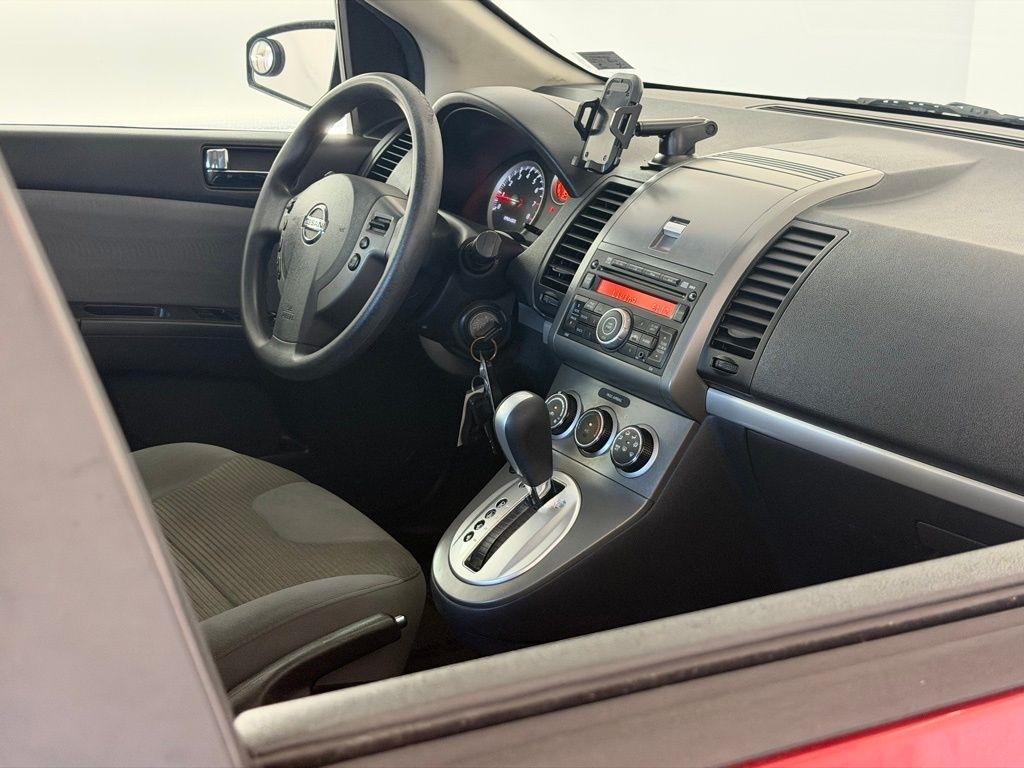 Nissan Sentra 4dr Sdn I4 CVT 2.0 SR 2011
