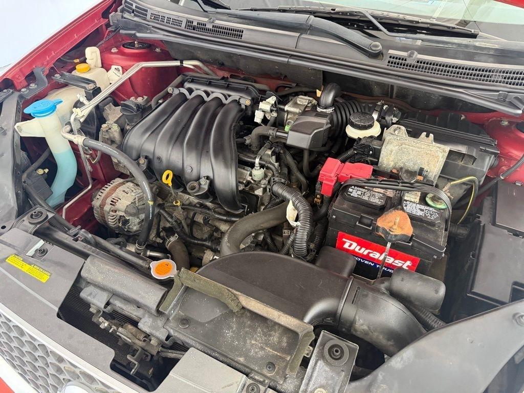 Nissan Sentra 4dr Sdn I4 CVT 2.0 SR 2011