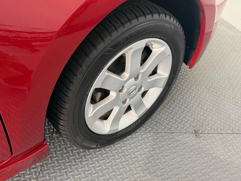 Nissan Sentra 4dr Sdn I4 CVT 2.0 SR 2011