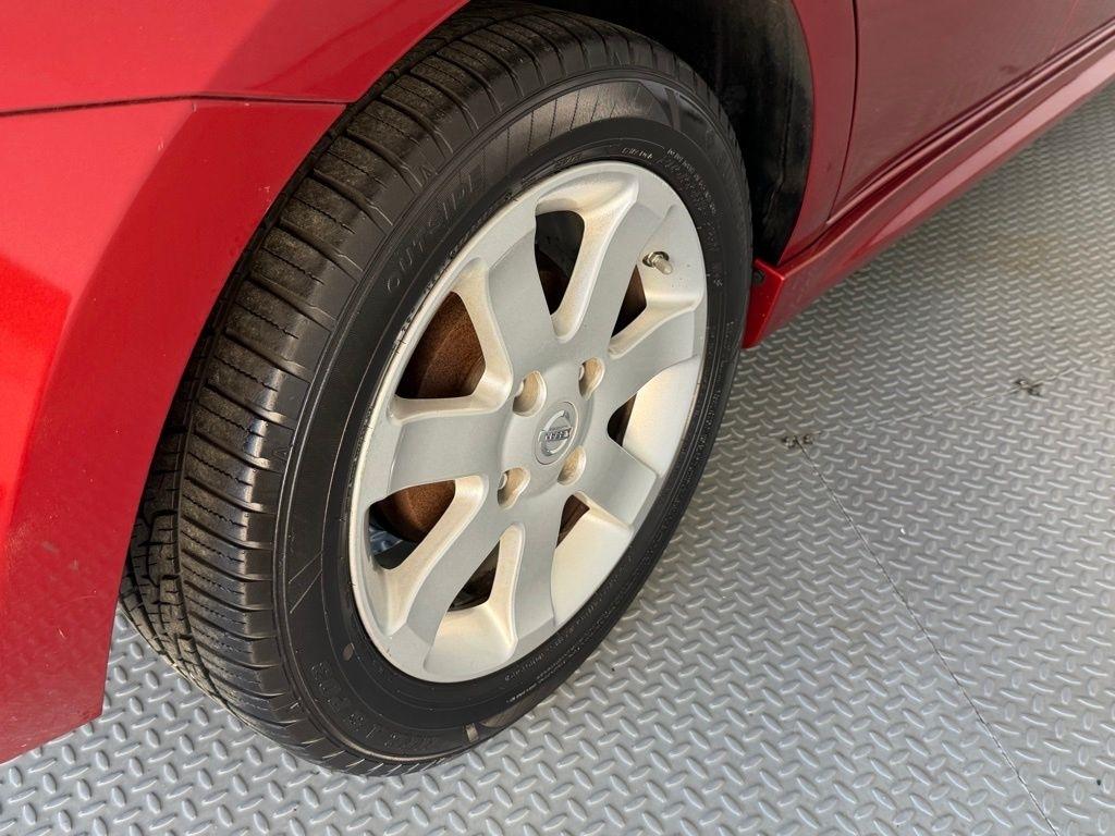 Nissan Sentra 4dr Sdn I4 CVT 2.0 SR 2011