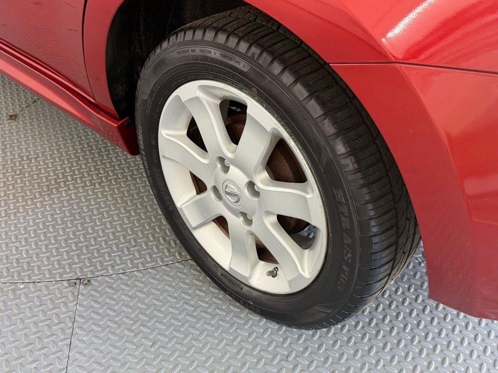 Nissan Sentra 4dr Sdn I4 CVT 2.0 SR 2011