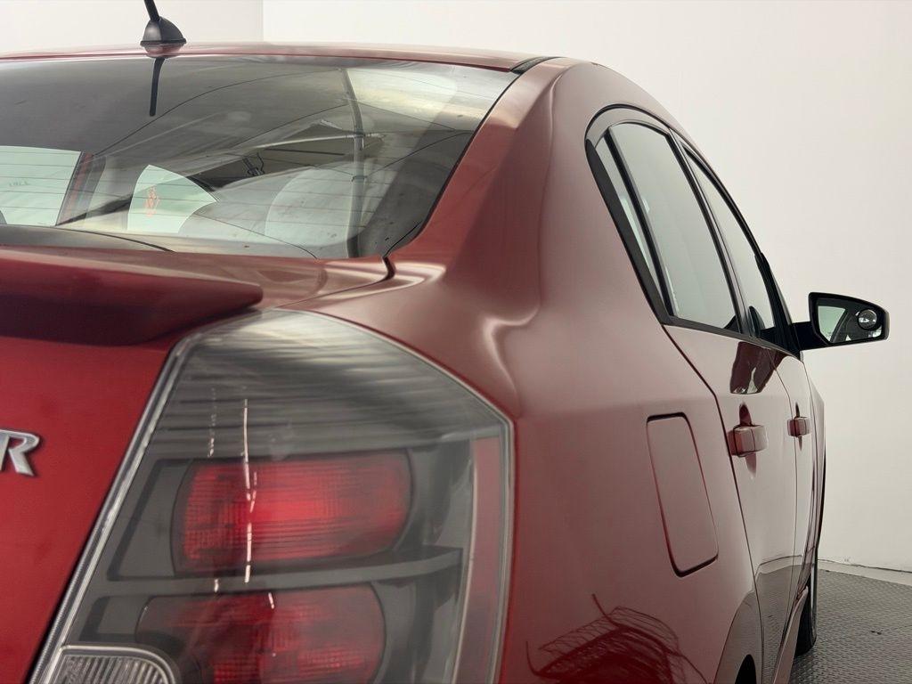 Nissan Sentra 4dr Sdn I4 CVT 2.0 SR 2011